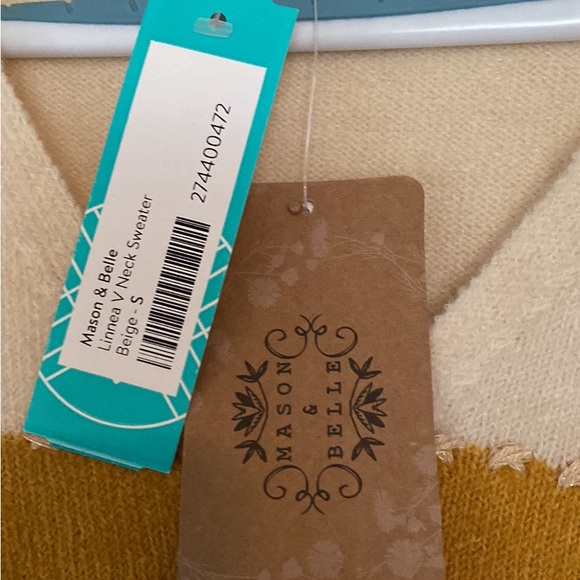 Super cute and soft striped sweater - Picture 2 of 3